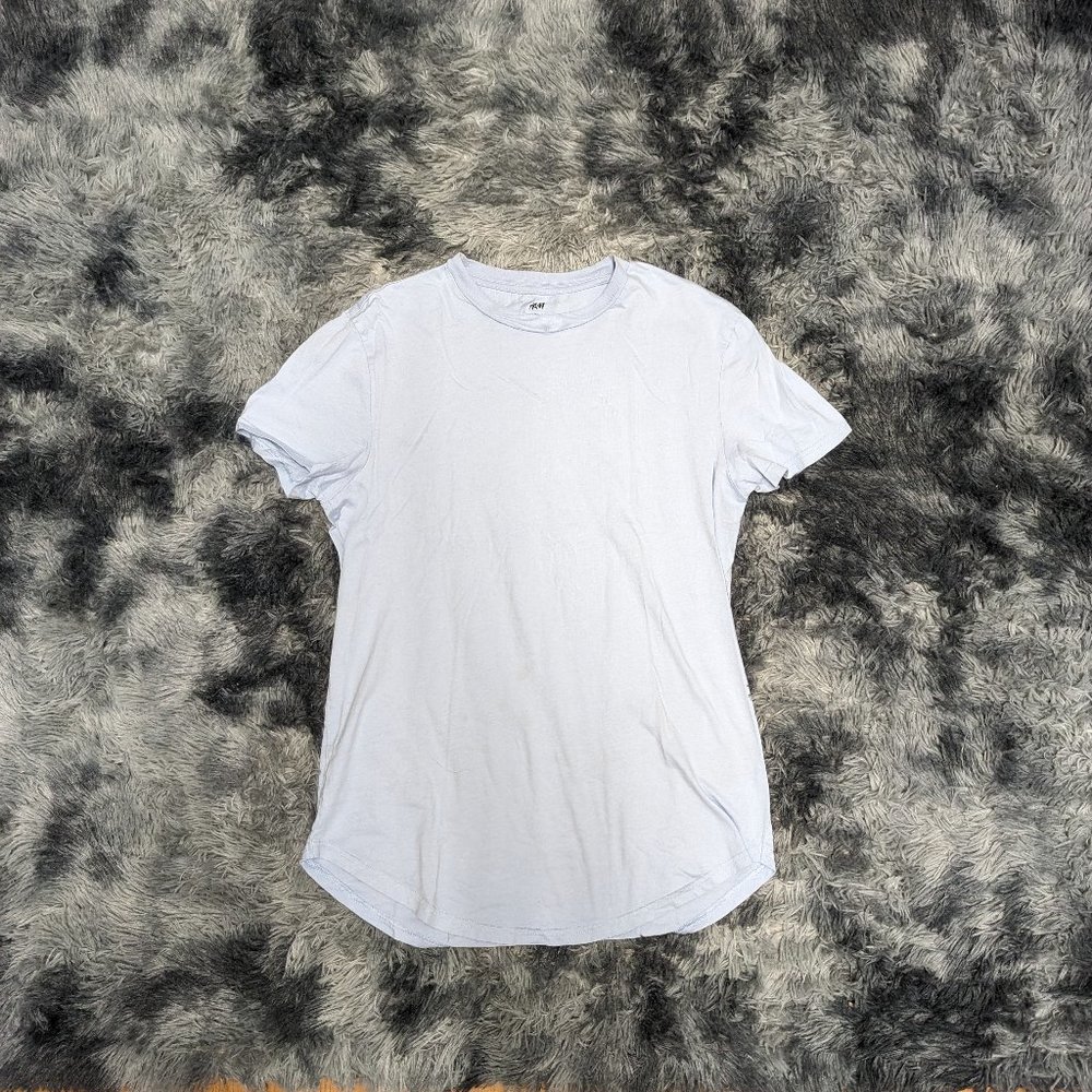 Small H&M t-shirt.